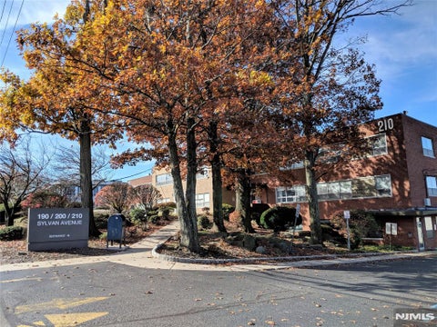 Photo of 190 Sylvan Avenue #C7, Englewood Cliffs, NJ 07632 (MLS # 26021950)