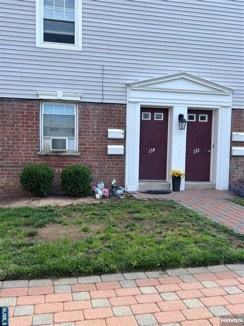 Photo of 134 Hastings, Rutherford, NJ 07070 (MLS # 26019798)