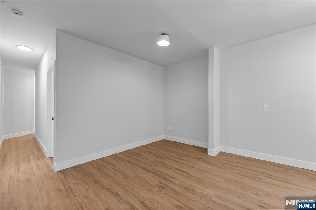 433 Lincoln Avenue C008B