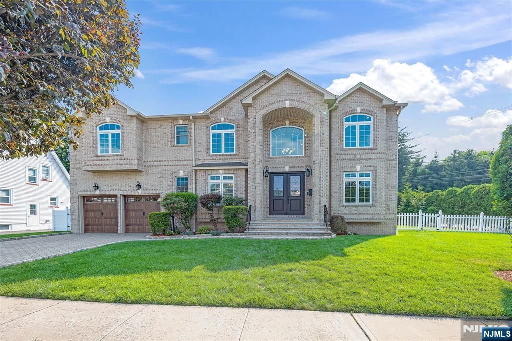 Photo of 4 Holland Avenue, Demarest, NJ 07627 (MLS # 26013906)