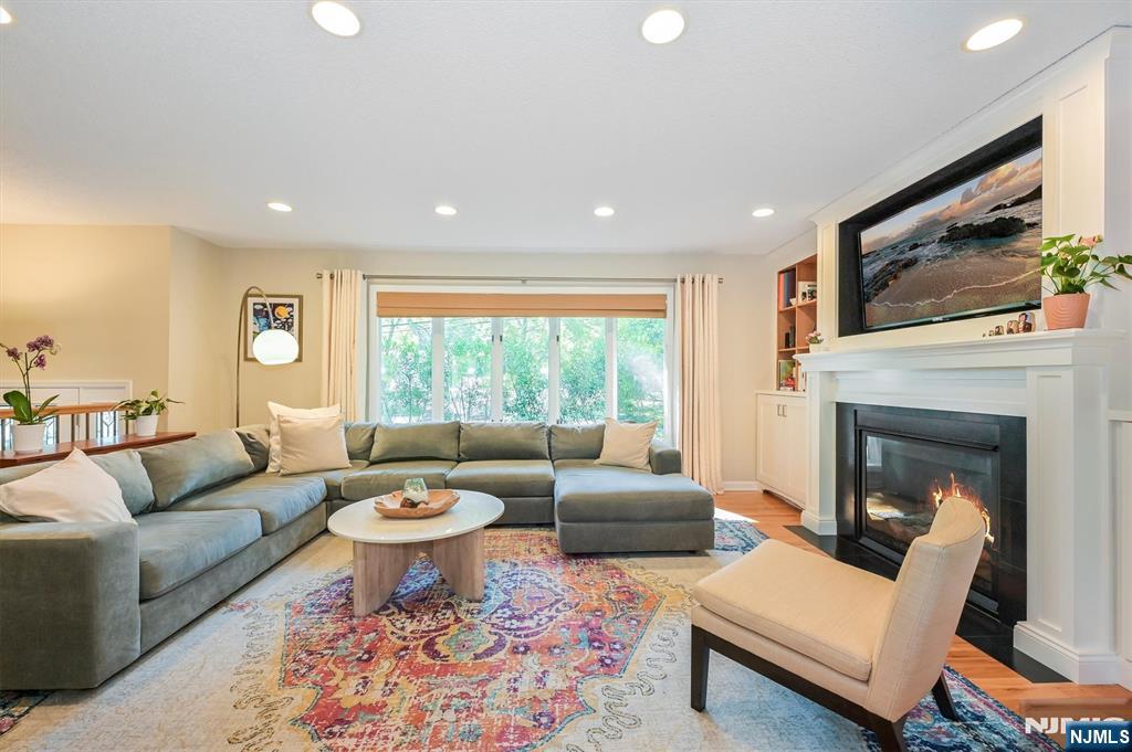 535 Richard Place