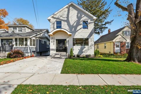 215 Floral Street Roselle NJ 07203