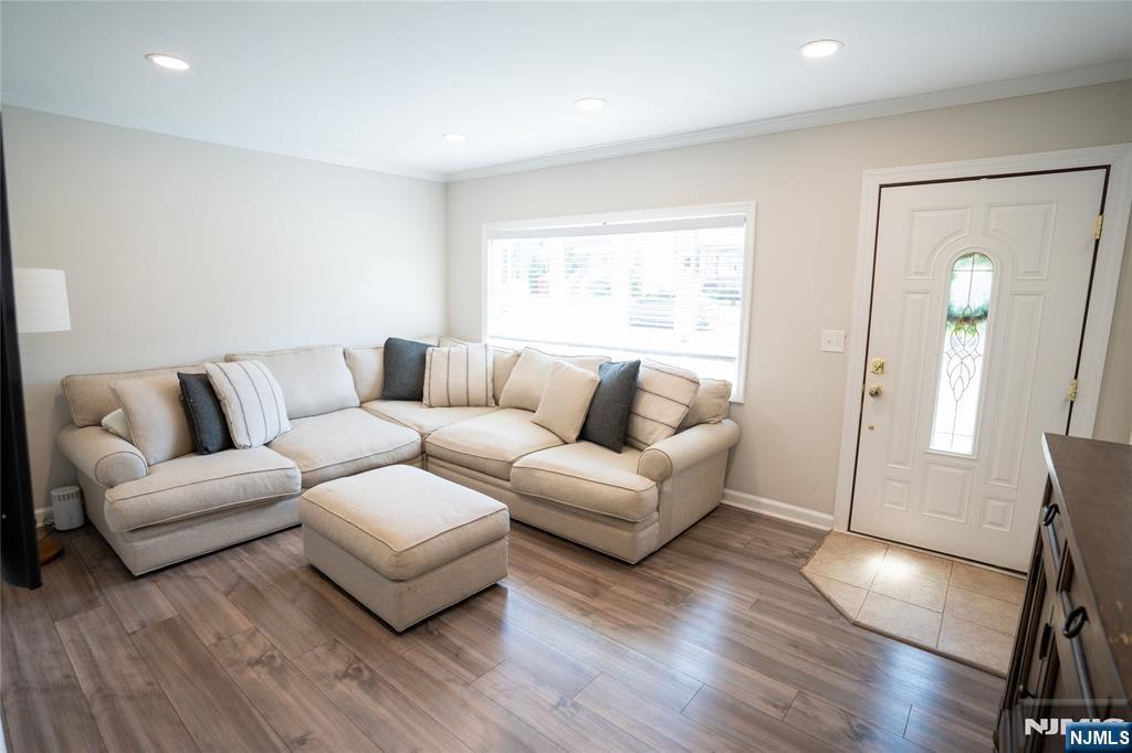 241 Coupe Place