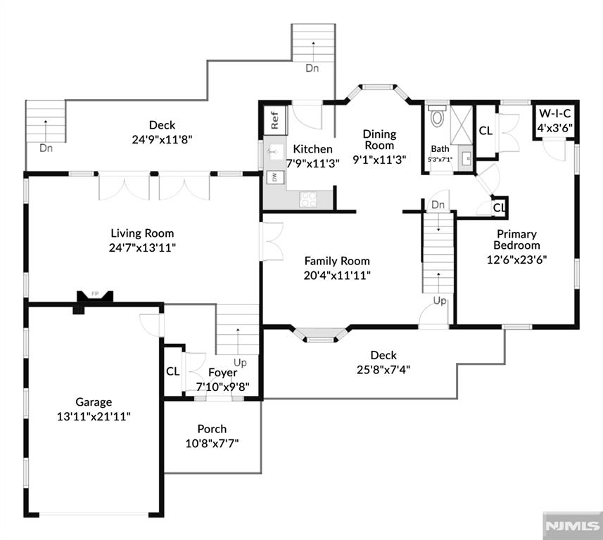 Main image without alt text