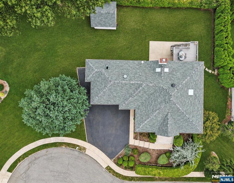 19 Brook Hollow Court