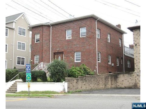 Photo of 264 Grand Avenue, Palisades Park, NJ 07650 (MLS # 26027299)
