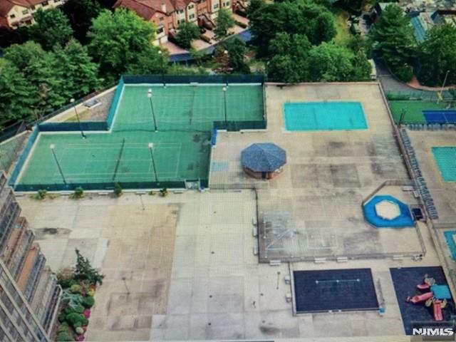 Homes for Sale in Northern NJ | ThisIsRiverEdge.com 300 Winston Drive 207