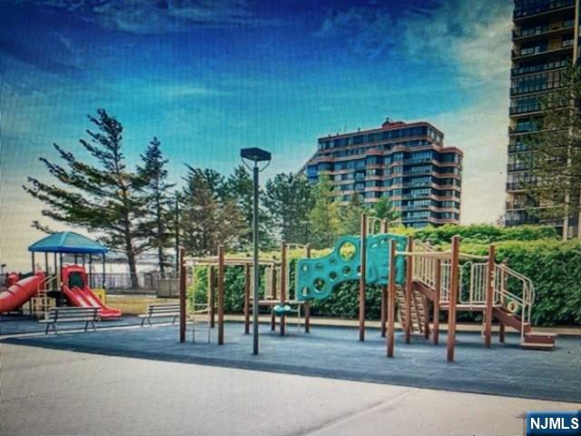 300 Winston Drive 207