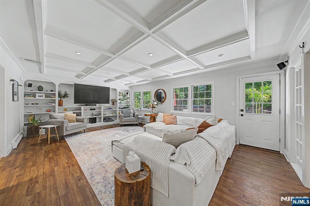 89 Closter Dock Road