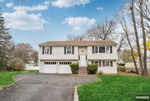 Photo of 415 Goffle Road, Wyckoff, NJ 07481 (MLS # 25039154)