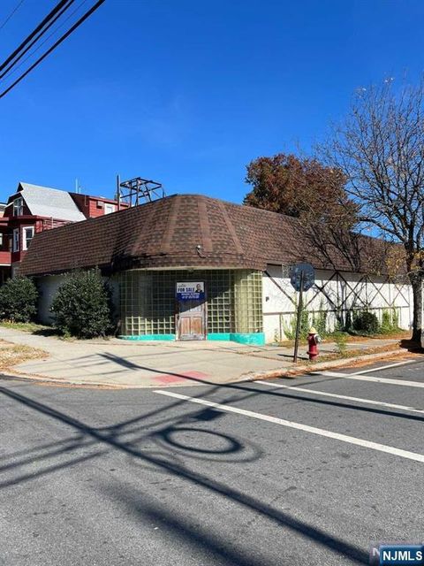 363 Lakeview Avenue Clifton NJ 07011