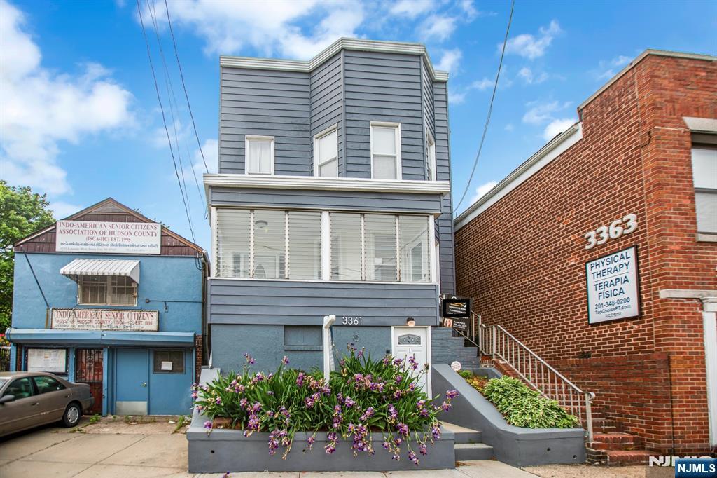 Rental Property at 3361 John F Kennedy 3, Jersey City, New Jersey - Bedrooms: 1 
Bathrooms: 3 
Rooms: 3  - $3,000 MO.