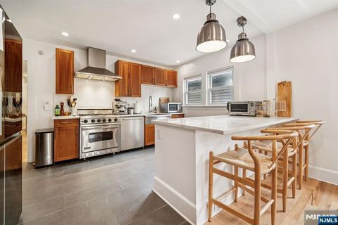 Photo of 21 Central Ave #2R, Montclair, NJ 07042 (MLS # 25038940)