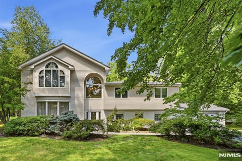 Photo of 1 Sunrise Drive, Montvale, NJ 07645 (MLS # 26031767)