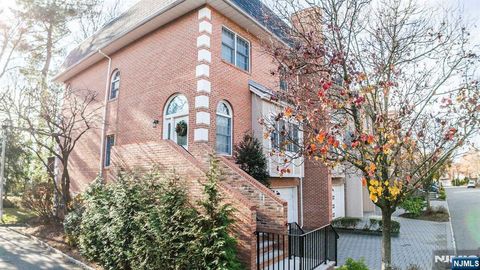 144 Stonegate Trail Cresskill NJ 07626