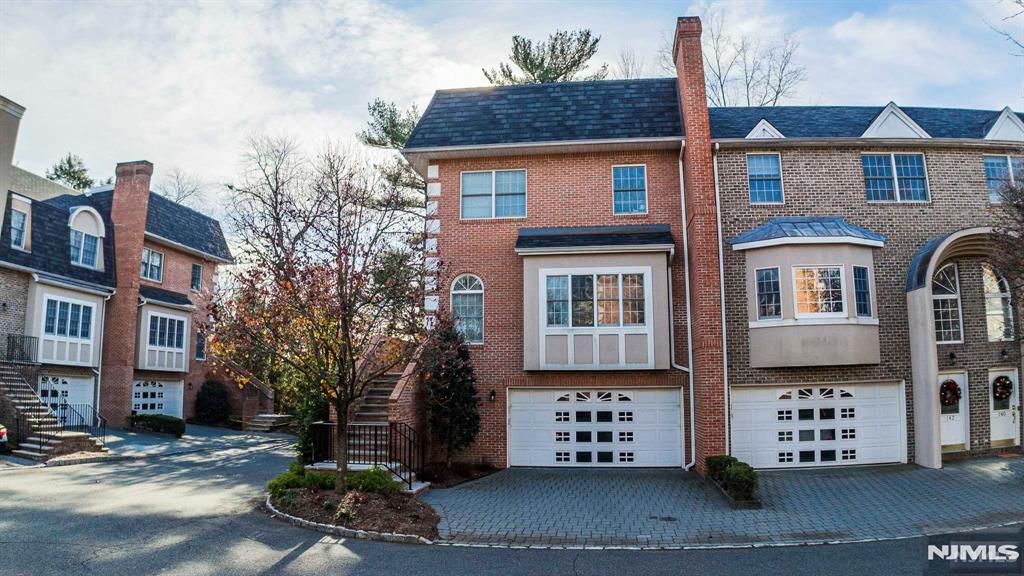 144 Stonegate Trail