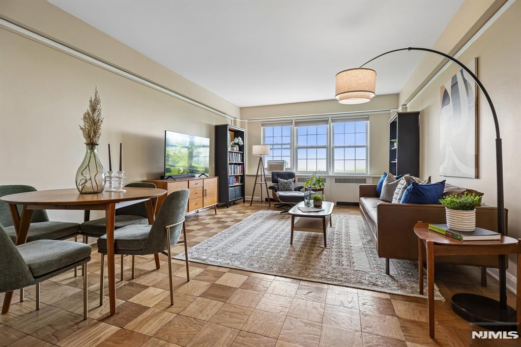 10 Crestmont Road 5J