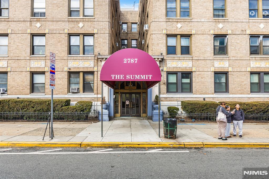 2787 John F Kennedy Boulevard 411, Jersey City, New Jersey - 3 Bedrooms  
2 Bathrooms - 