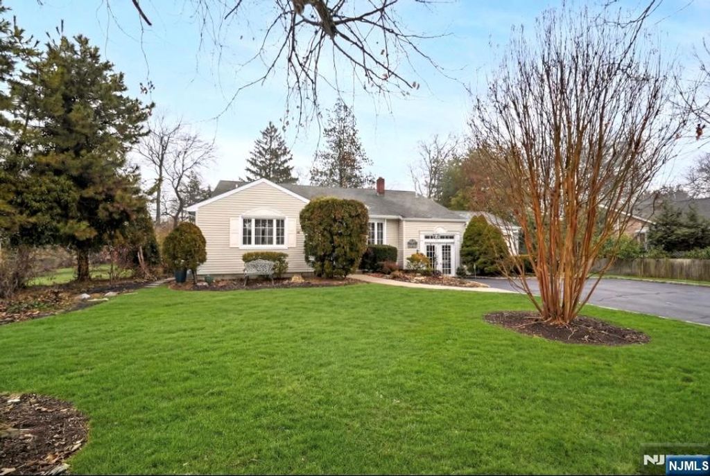 Photo of 199 Honeysuckle Drive, Twp of Washington, NJ 07676 (MLS # 26005342)