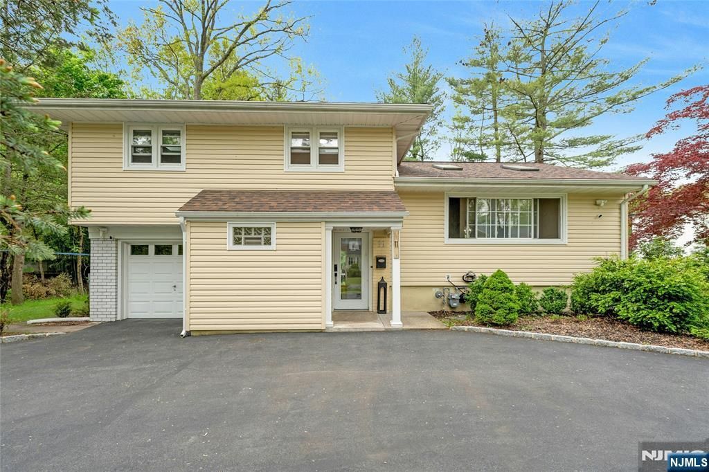 Photo of 11 Meadow Street, Demarest, NJ 07627 (MLS # 26013738)