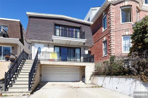 Photo of 1021 JFK Blvd E, Weehawken, NJ 07086 (MLS # 26008320)