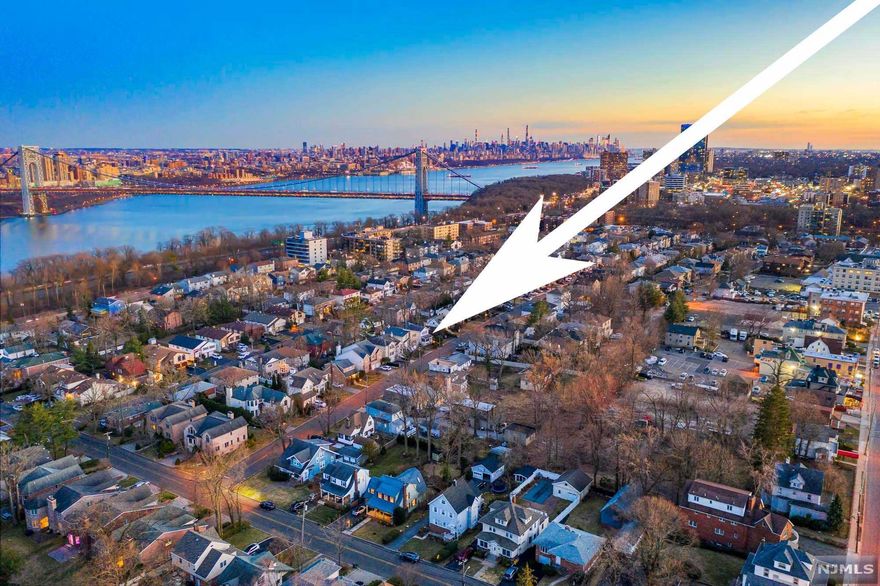 BUILD NEW or RENOVATE in Englewood Cliffs, NJ! 5,000 sq. ft. Lot 50' x 100' Flat Lot. Minutes to the George Washington Bridge, Palisades Interstate Parkway, I-95 & the Palisades Interstate Parks. Taxes- $5,657- Yearly! Quiet street. Amazing Opportunity!