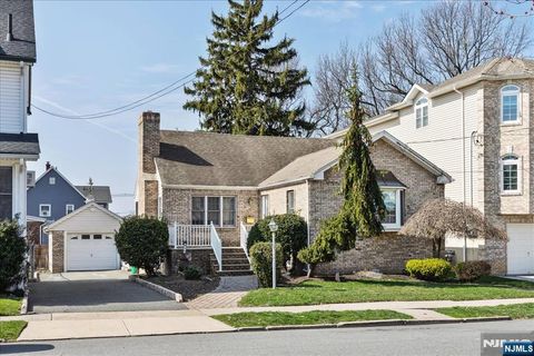 618 3rd Avenue Lyndhurst NJ 07071