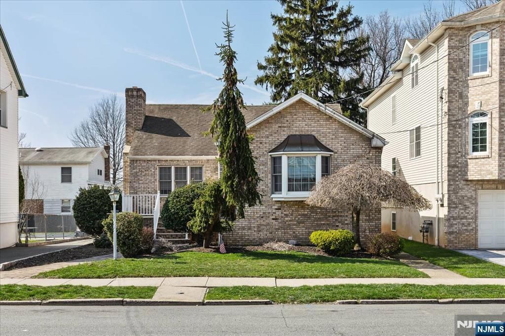 Photo of 618 3rd Avenue, Lyndhurst, NJ 07071 (MLS # 26009799)