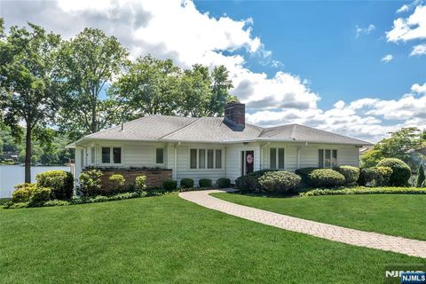 986 Pines Lake Drive, Wayne, NJ 07470 - MLS#: 25005428