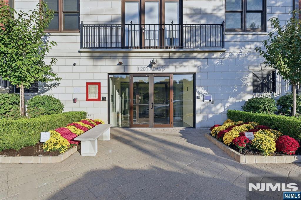 1200 Grand Street 510