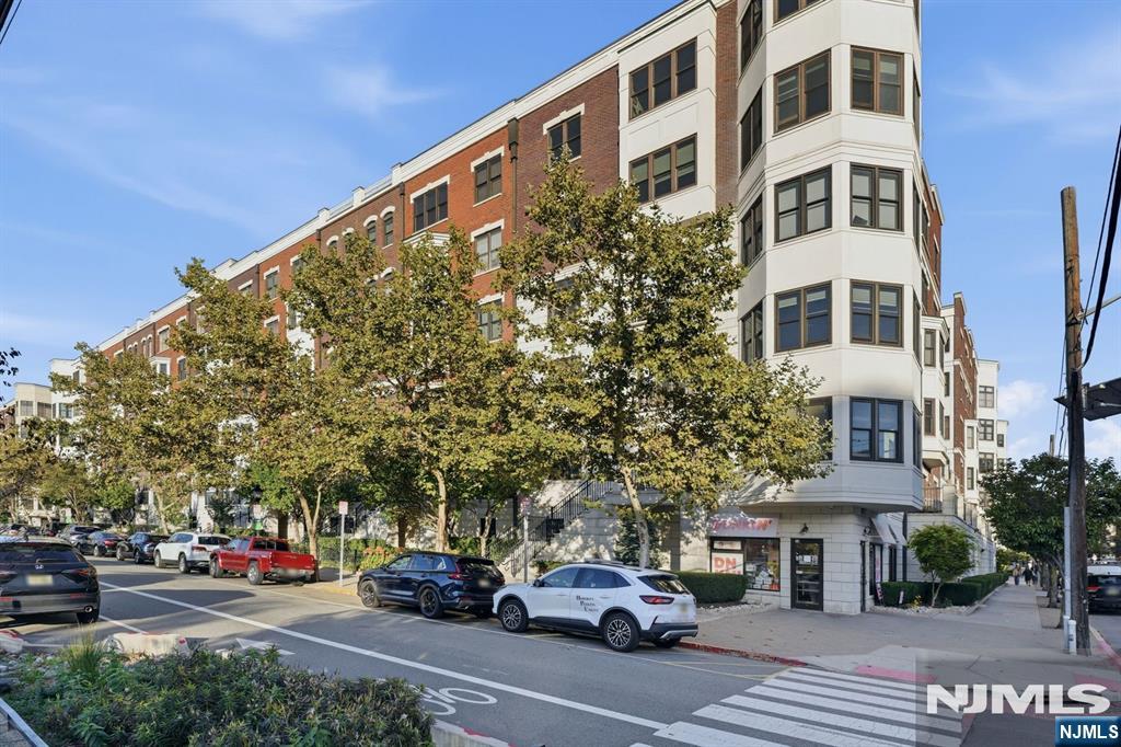 1200 Grand Street 510