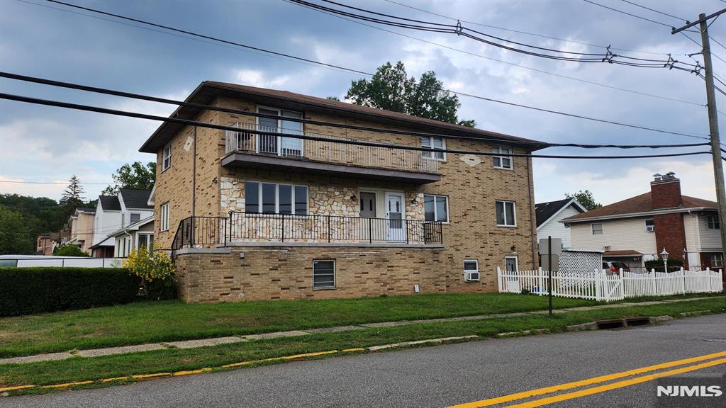 302 E Harriet Avenue