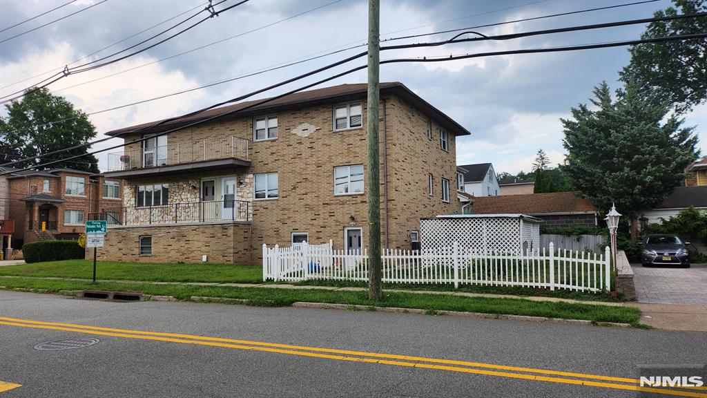 302 E Harriet Avenue