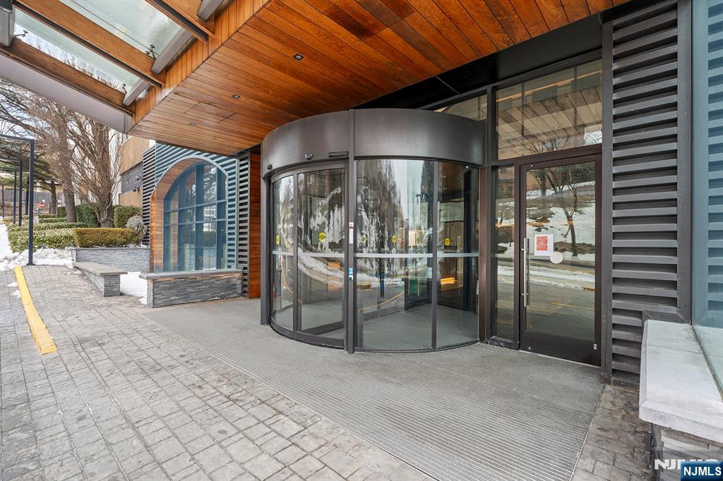 250 Gorge Road 8J