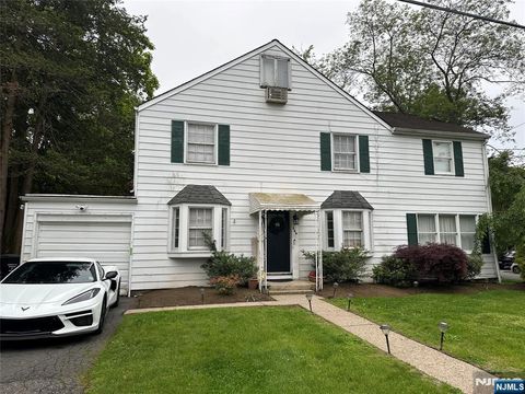 364 Kenwood Paramus NJ 07652