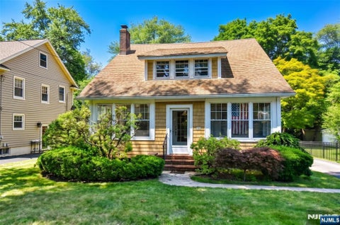 Photo of 140 Harding Road, Glen Rock, NJ 07452 (MLS # 26034149)