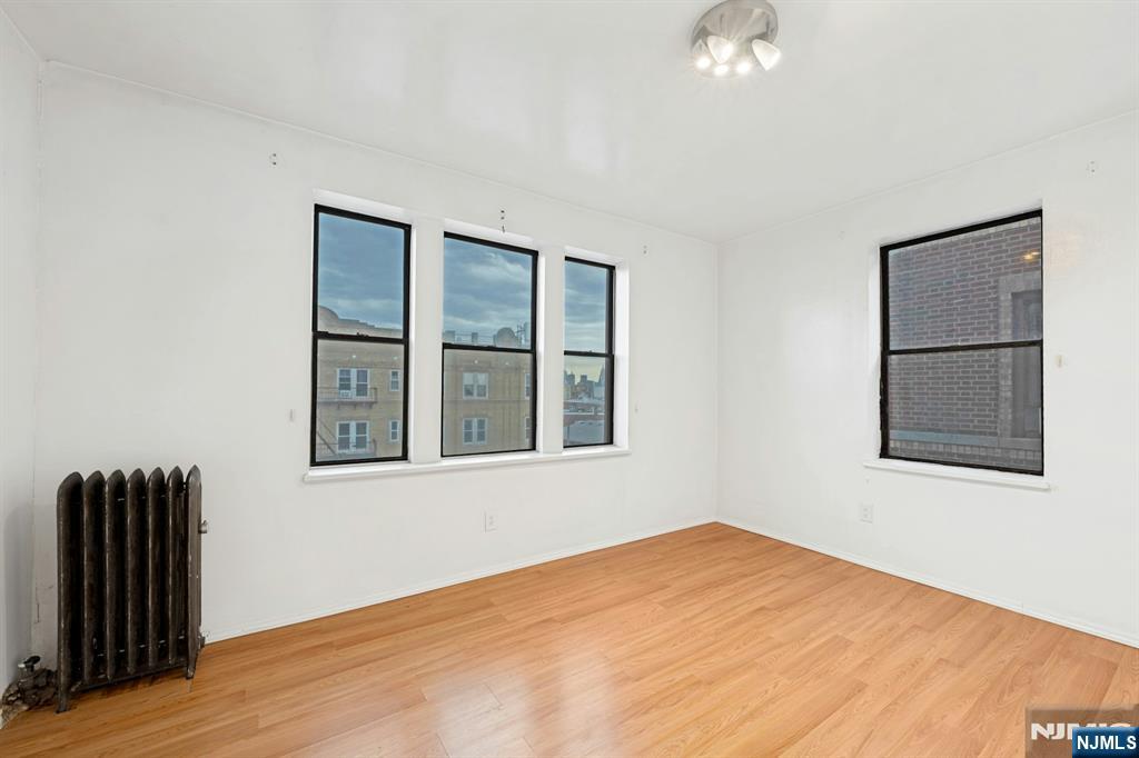 6601 Bdway E7