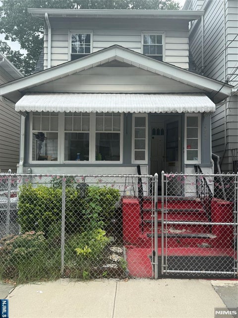 Photo of 292 Smith Street, Newark, NJ 07106 (MLS # 26032042)