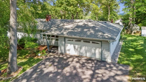 Photo of 45 Sunset Road, Bloomingdale, NJ 07403 (MLS # 26035239)