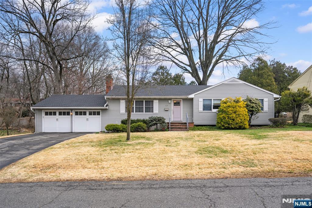 49 Carpenter Avenue