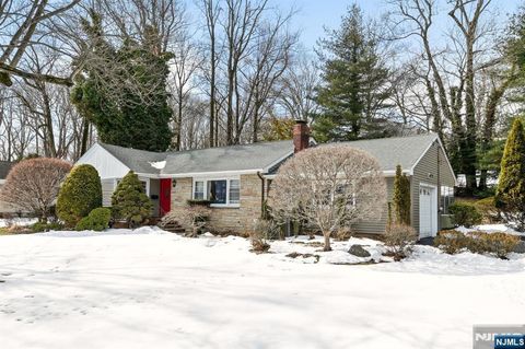 Photo of 62 2nd Street, Park Ridge, NJ 07656 (MLS # 26005622)