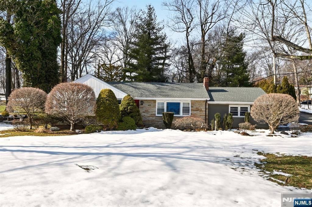 Photo of 62 2nd Street, Park Ridge, NJ 07656 (MLS # 26005622)