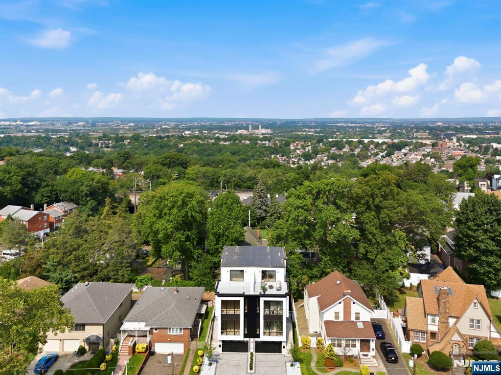 1015 Kingsland