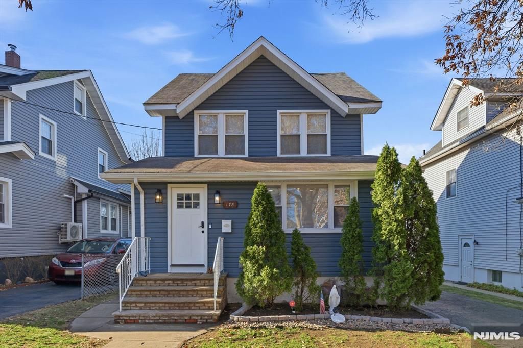 Photo of 178 Cypress Avenue, Bogota, NJ 07603 (MLS # 26008050)