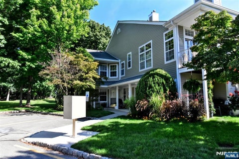 Photo of 1240 Garrison Court, Mahwah, NJ 07430 (MLS # 26033134)