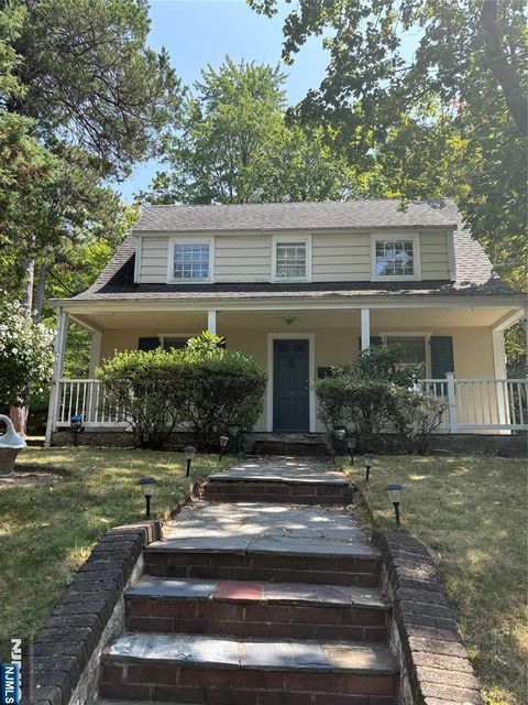 Photo of 105 Reldyes Ave, Leonia, NJ 07605 (MLS # 25035222)