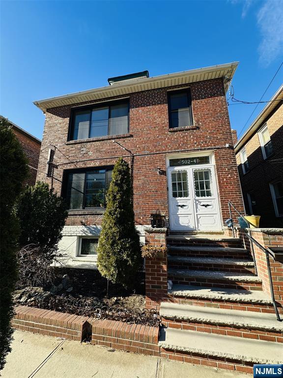 504 13th St 502, Newark, New Jersey - 2 Bedrooms  
1 Bathrooms  
7 Rooms - 