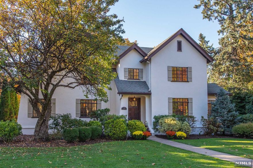 On Glen Ridges most prestigious street known for its top schools & Midtown Direct trains, this house has it all. Totally updated and ready for immediate occupancy this upscale home boasts 4 bedrooms & 3.2 baths with plenty of room for working remotely with multiple office options. With oversized rooms containing original details, this home has endless entertainment space with original built-ins, hardwood floors and mouldings galore. To see it is to love it!