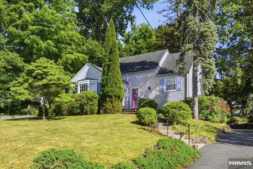 Photo of 112 Fairview Avenue, West Orange, NJ 07052 (MLS # 26023003)