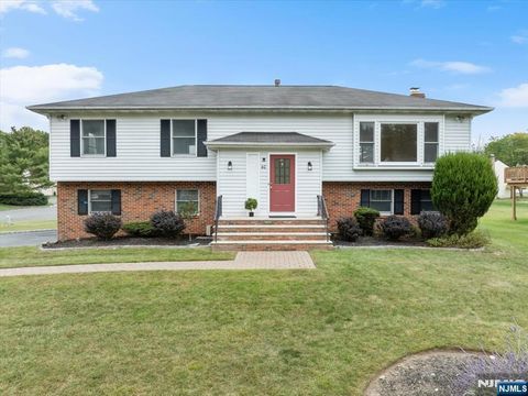 Photo of 40 Virgil Road, Norwood, NJ 07648 (MLS # 25034454)